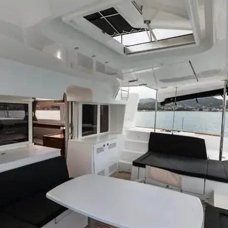 Catamaran Cruise - Isole Croazia - New Catamarano Lagoon 450 Botel *