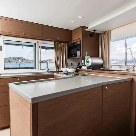 Botel Catamaran Cruise - Isole Croazia - New Catamarano Lagoon 450